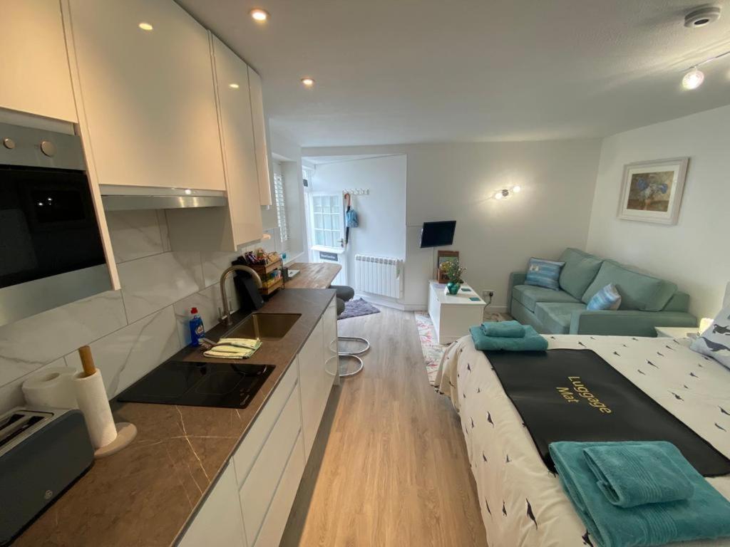 Sweet Caroline - Luxury Studio Stone'S Throw From Mousehole Harbour Экстерьер фото